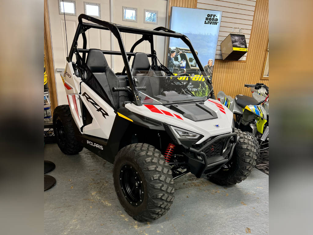 2025 Polaris RZR 200 EFI