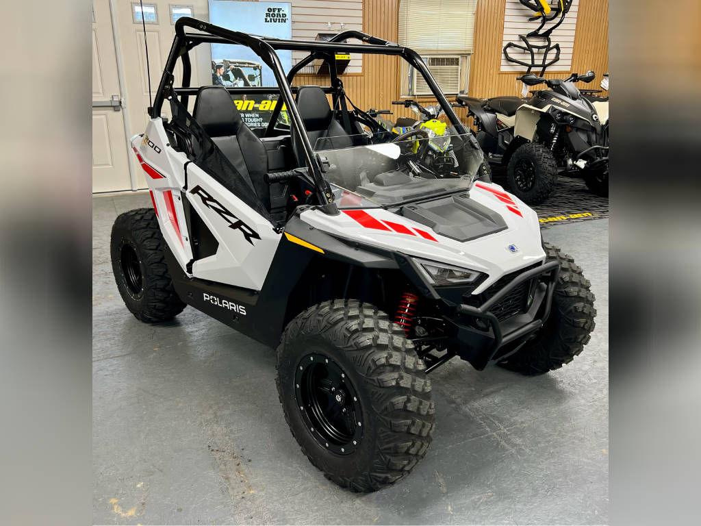 2025 Polaris RZR 200 EFI